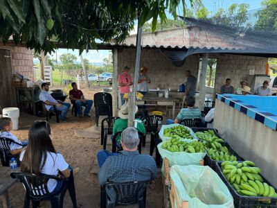 Imagem da notícia Assentamento Santa Fé em Alcinópolis recebe Oficina Técnica de Cultivo de Banana